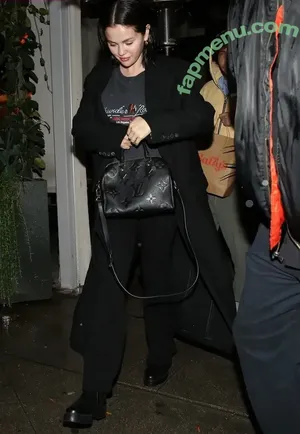 Selena Gomez / selena.gomez / selenagomez nude photo #0398