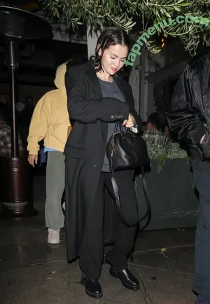 Selena Gomez / selena.gomez / selenagomez nude photo #0400