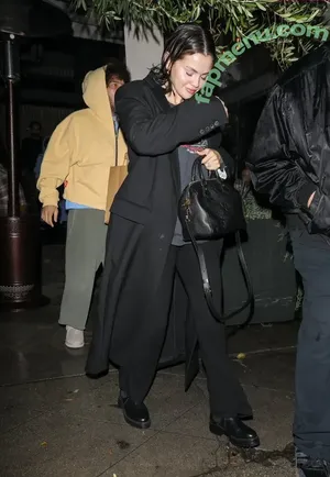 Selena Gomez / selena.gomez / selenagomez nude photo #0402