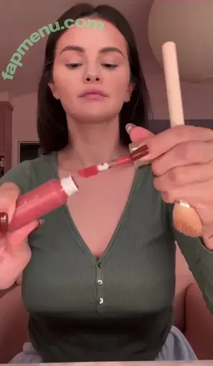 Selena Gomez / selena.gomez / selenagomez nude photo #0418