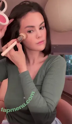 Selena Gomez / selena.gomez / selenagomez nude photo #0419