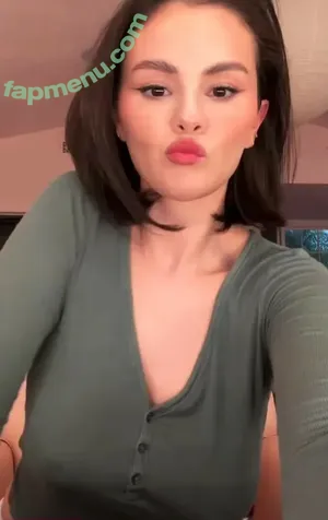 Selena Gomez / selena.gomez / selenagomez nude photo #0444