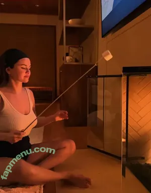 Selena Gomez / selena.gomez / selenagomez nude photo #0452