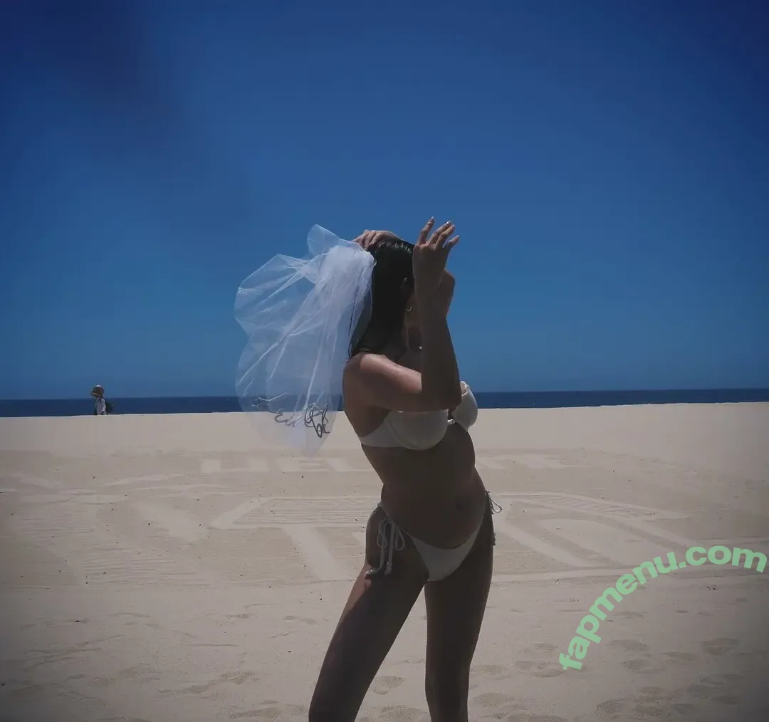 Selena Gomez nude photo #0134 (selena.gomez / selenagomez)