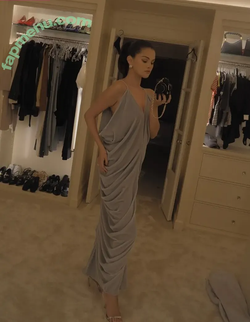 Selena Gomez nude photo #0190 (selena.gomez / selenagomez)