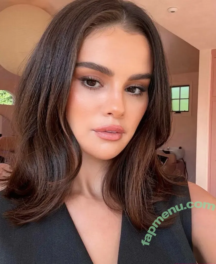 Selena Gomez nude photo #0195 (selena.gomez / selenagomez)