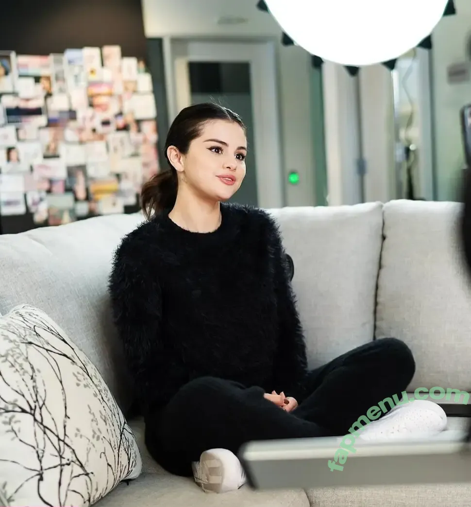 Selena Gomez nude photo #0224 (selena.gomez / selenagomez)