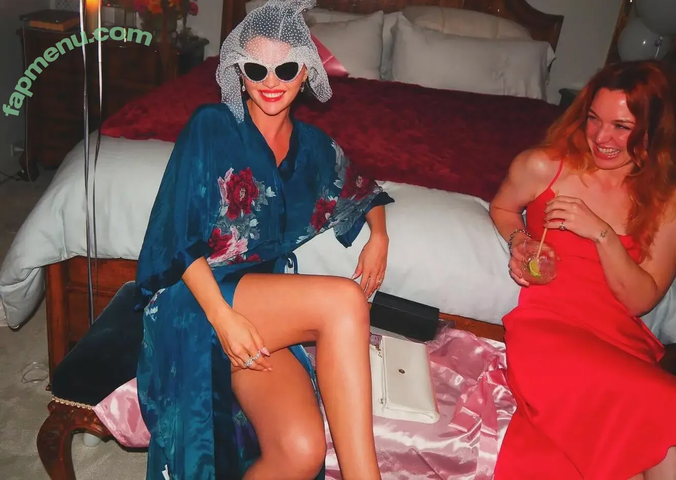 Selena Gomez nude photo #0255 (selena.gomez / selenagomez)
