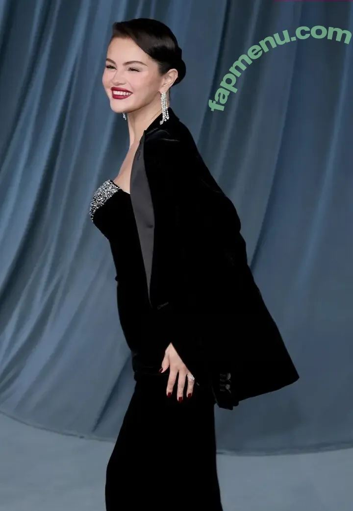 Selena Gomez nude photo #0262 (selena.gomez / selenagomez)