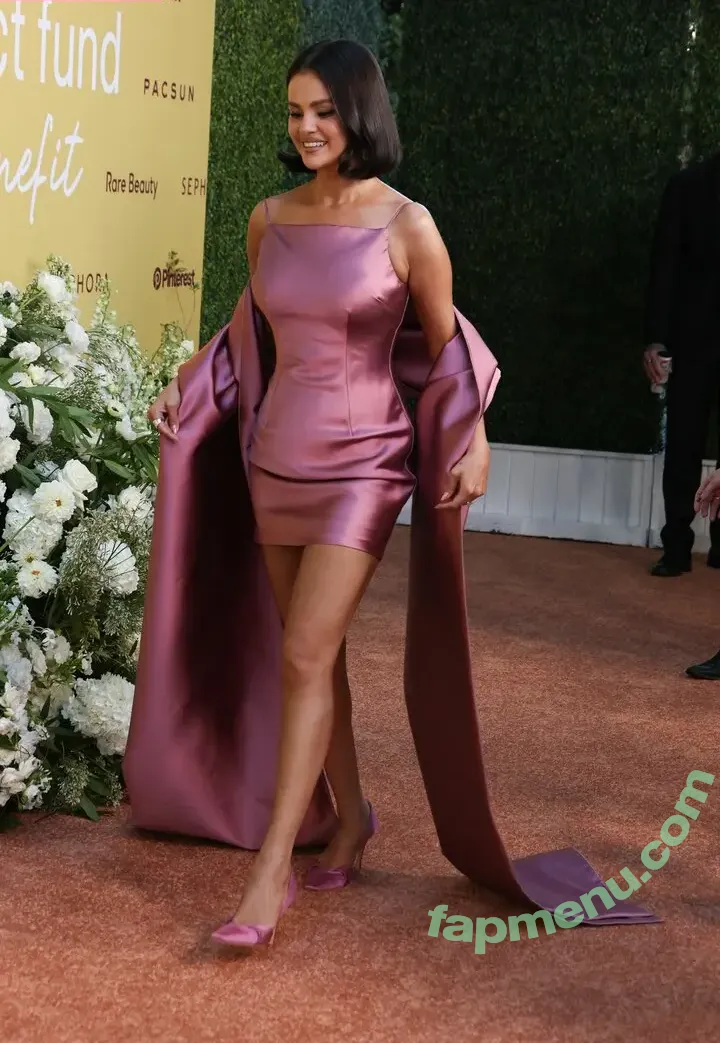 Selena Gomez nude photo #0297 (selena.gomez / selenagomez)