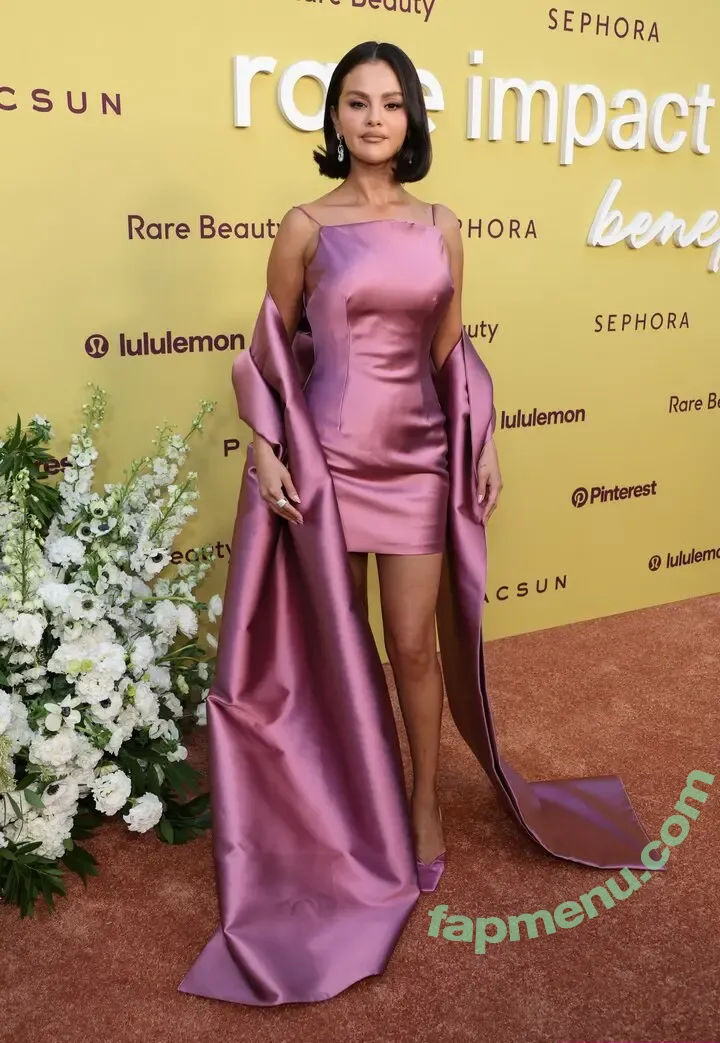 Selena Gomez nude photo #0315 (selena.gomez / selenagomez)