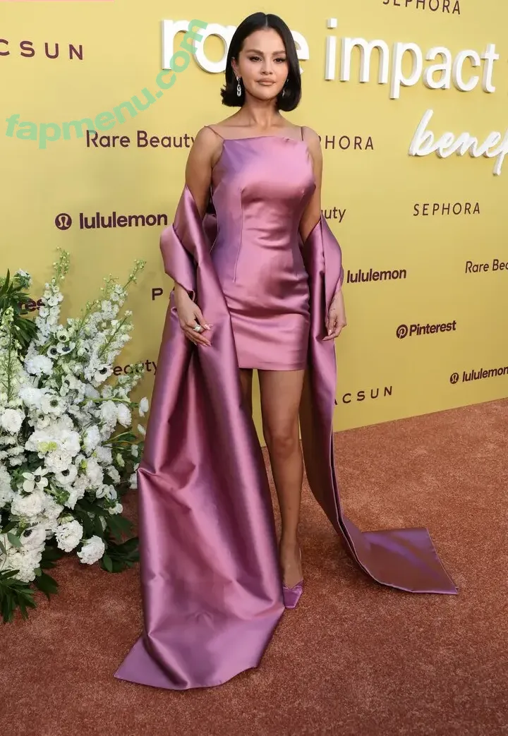 Selena Gomez nude photo #0316 (selena.gomez / selenagomez)