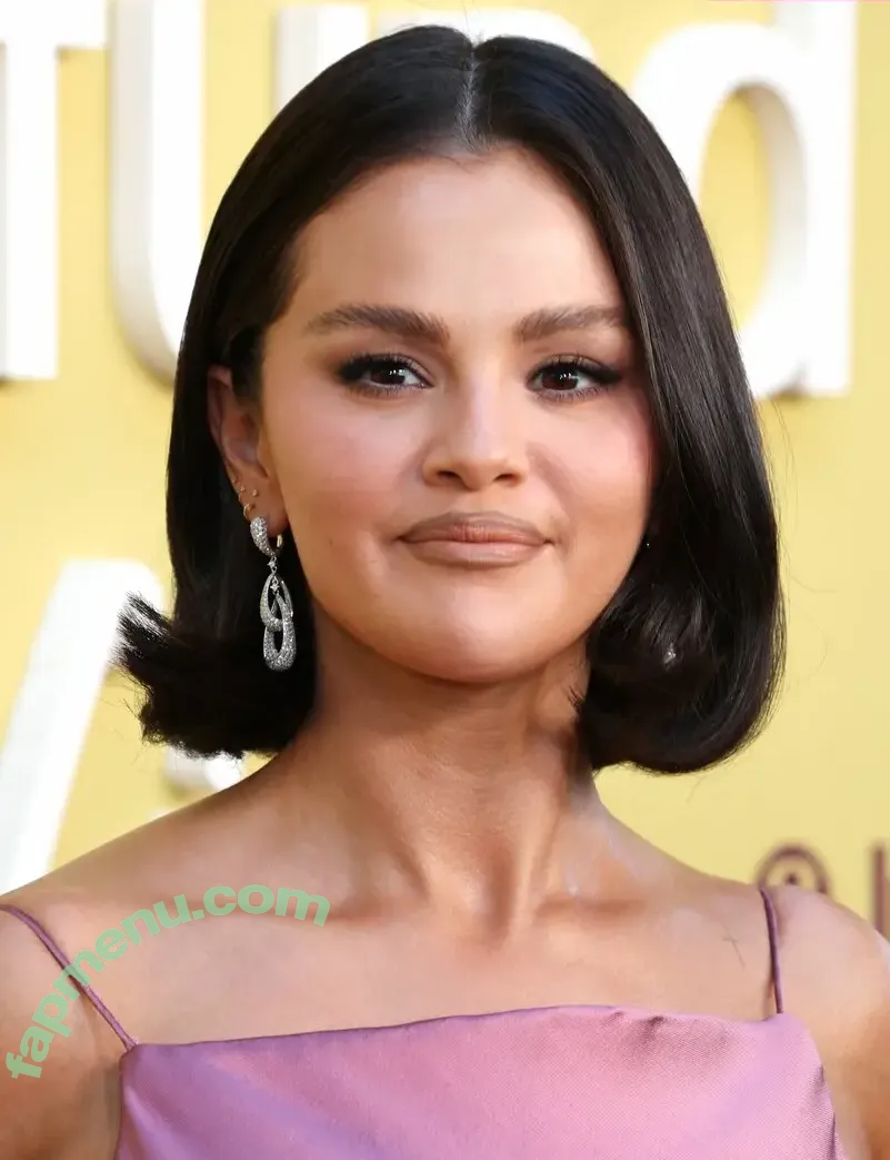Selena Gomez nude photo #0333 (selena.gomez / selenagomez)