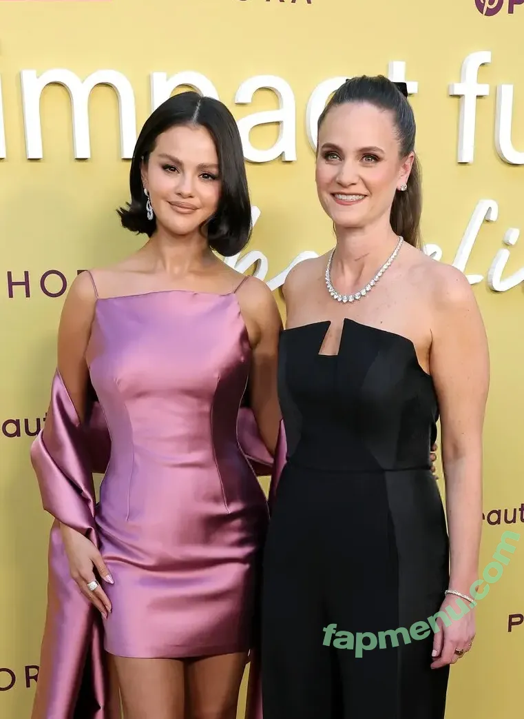 Selena Gomez nude photo #0343 (selena.gomez / selenagomez)