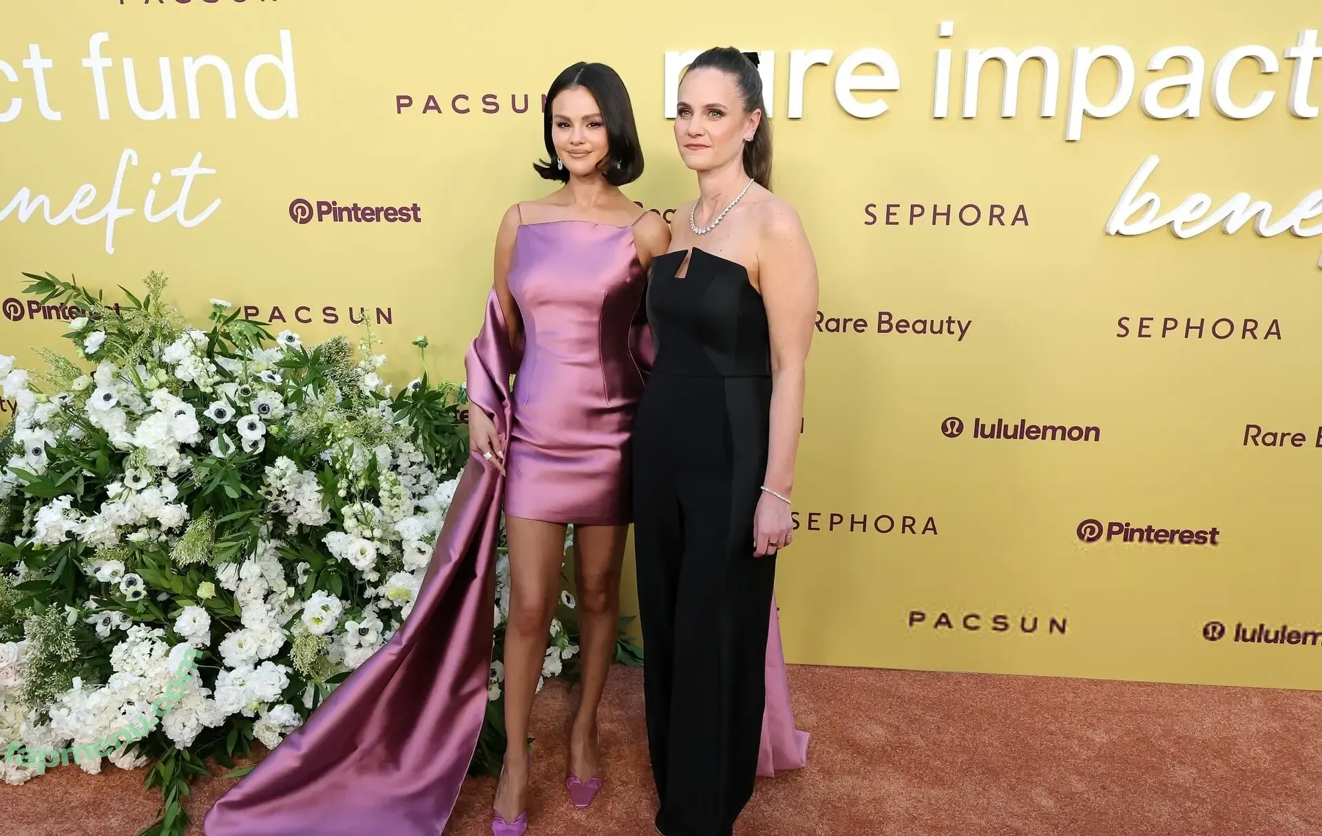 Selena Gomez nude photo #0351 (selena.gomez / selenagomez)