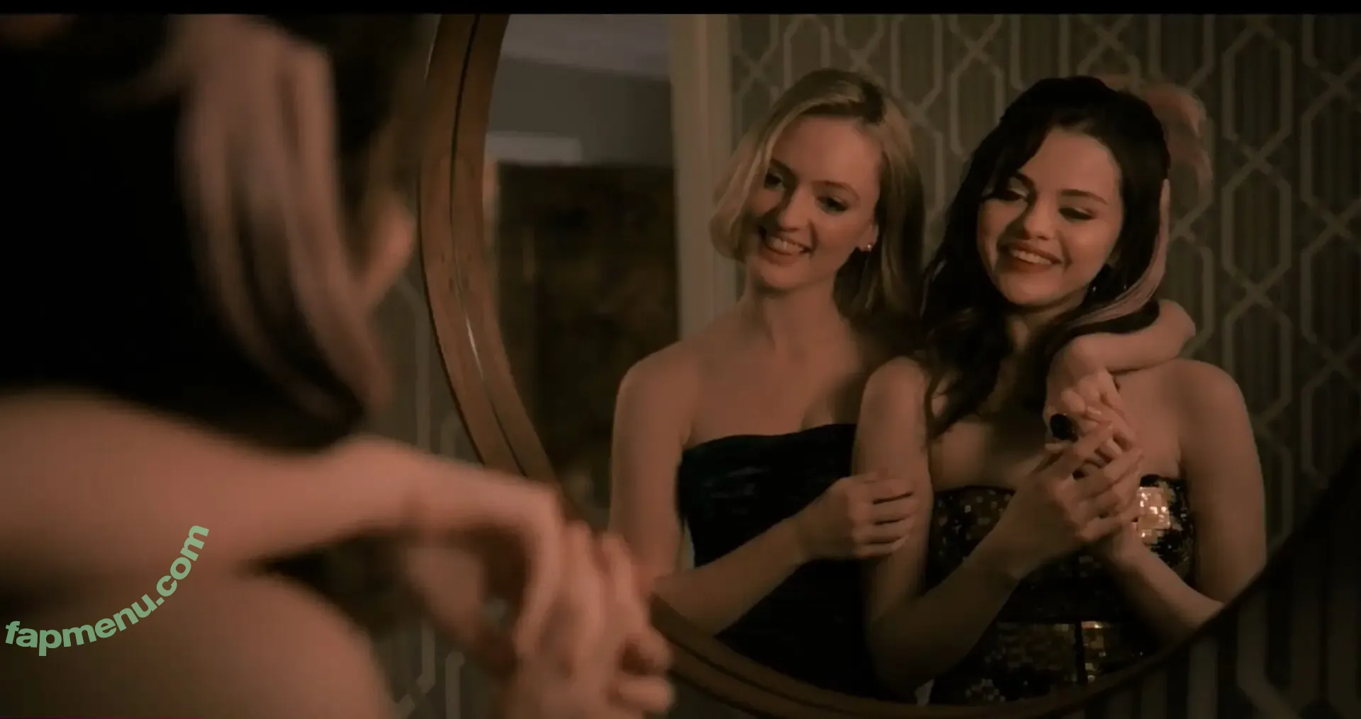 Selena Gomez nude photo #0382 (selena.gomez / selenagomez)