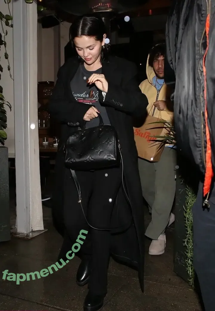 Selena Gomez nude photo #0397 (Selena / selena.gomez / selenagomez)