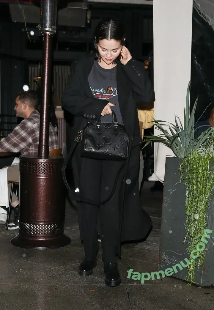 Selena Gomez nude photo #0405 (selena.gomez / selenagomez)