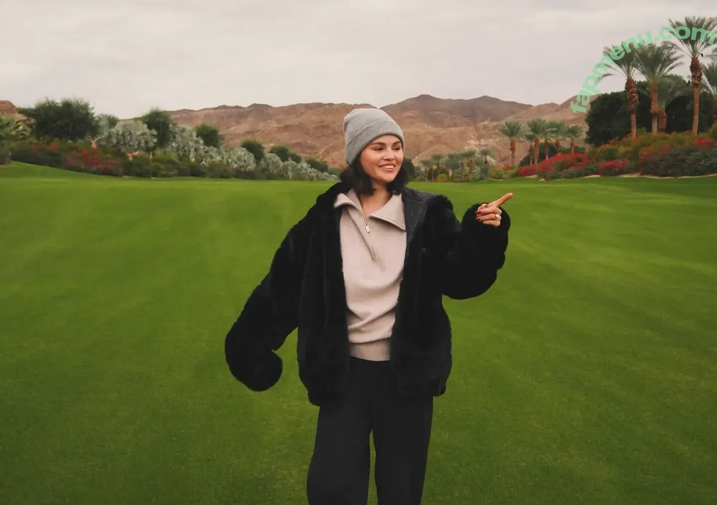 Selena Gomez nude photo #0433 (selena.gomez / selenagomez)