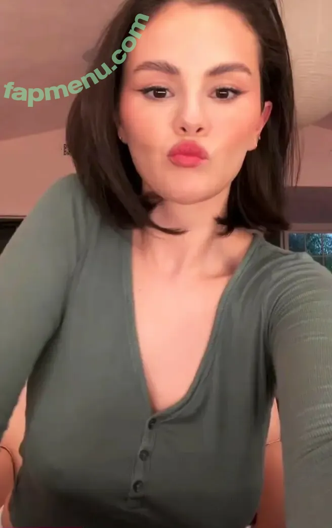 Selena Gomez nude photo #0444 (selena.gomez / selenagomez)