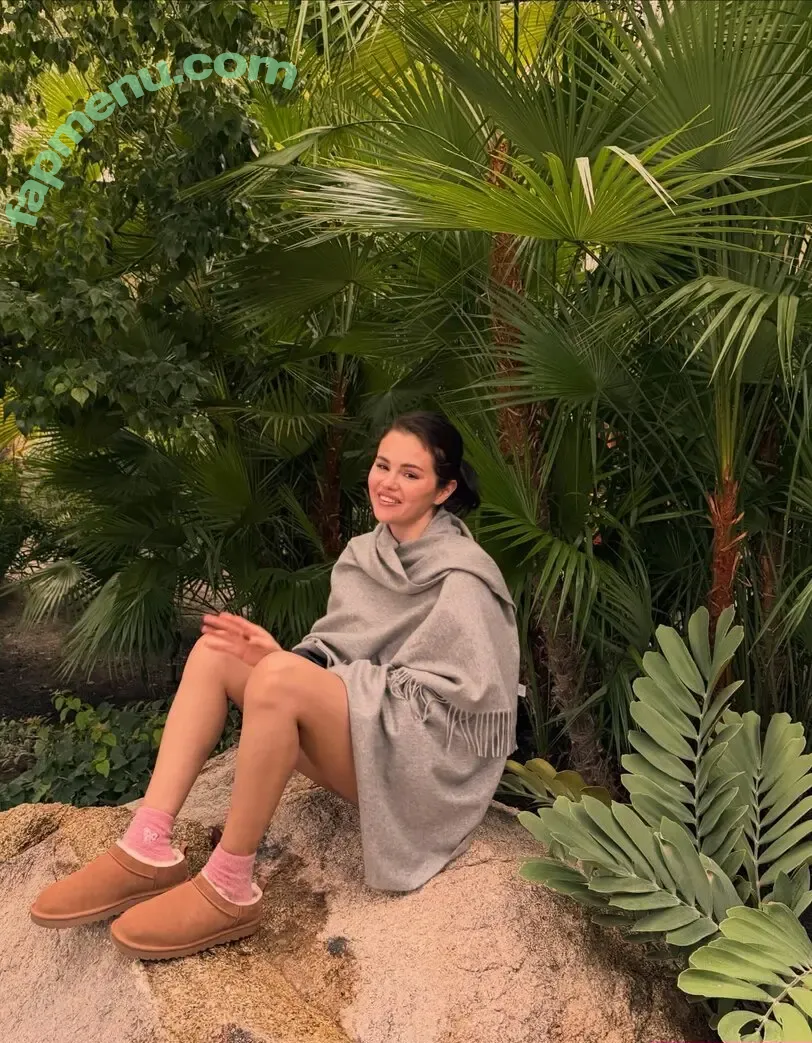 Selena Gomez nude photo #0453 (selena.gomez / selenagomez)