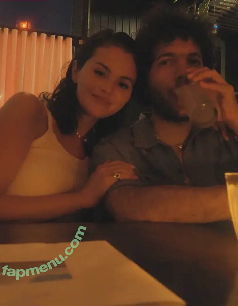 Selena Gomez nude photo #0454 (selena.gomez / selenagomez)