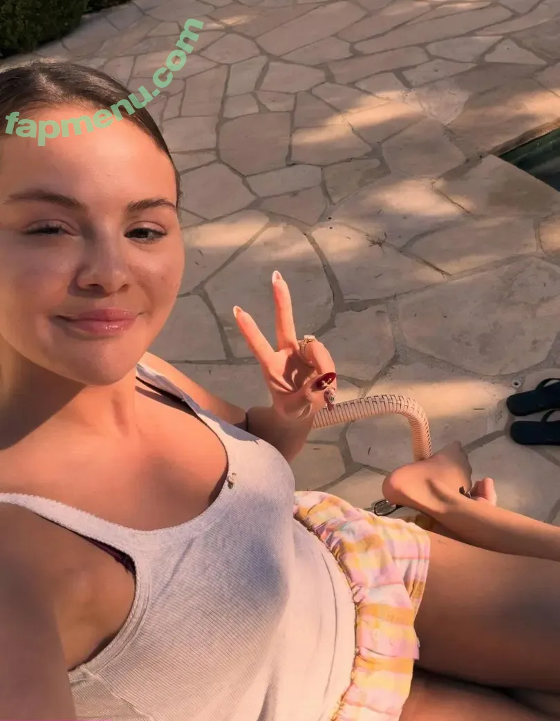 Selena Gomez nude photo #0489 (Selena / selena.gomez / selenagomez)