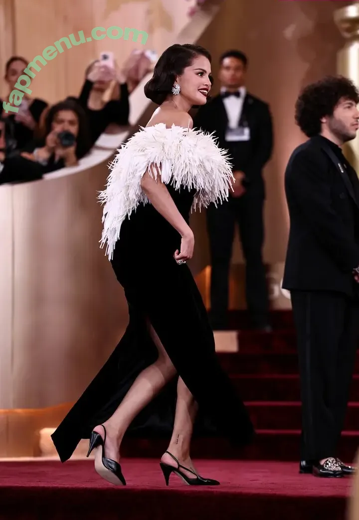 Selena Gomez nude photo #0530 (Selena / selena.gomez / selenagomez)