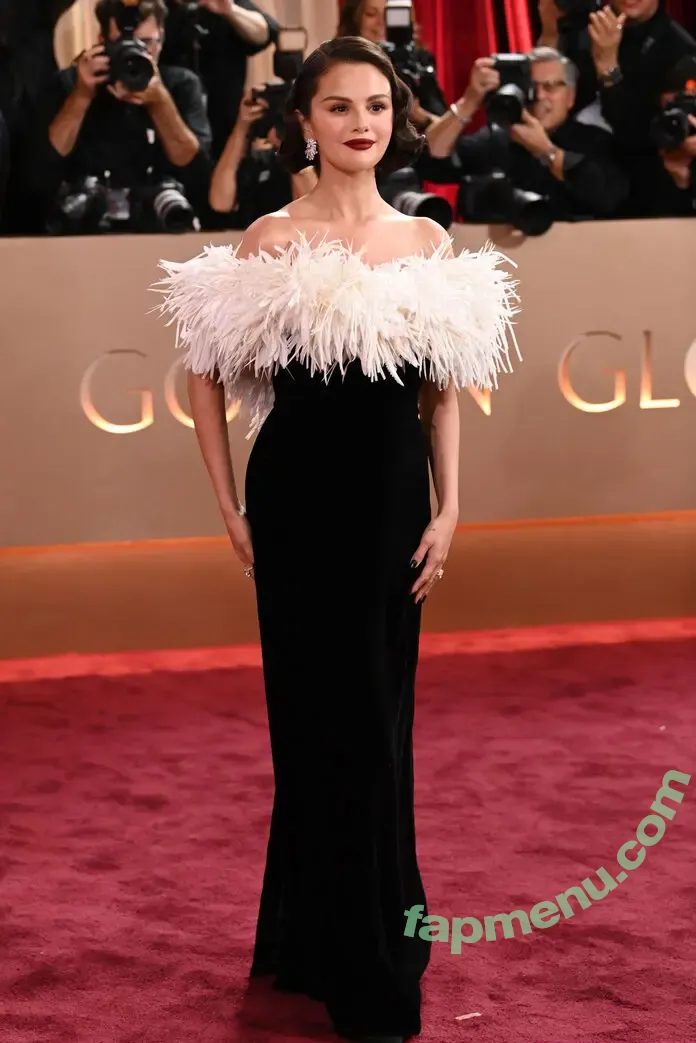 Selena Gomez nude photo #0531 (Selena / selena.gomez / selenagomez)