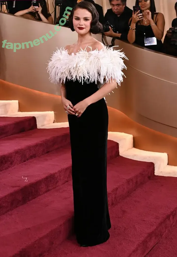 Selena Gomez nude photo #0533 (Selena / selena.gomez / selenagomez)