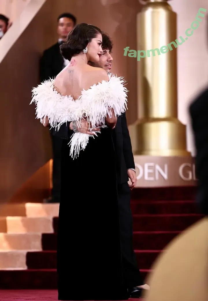 Selena Gomez nude photo #0542 (Selena / selena.gomez / selenagomez)