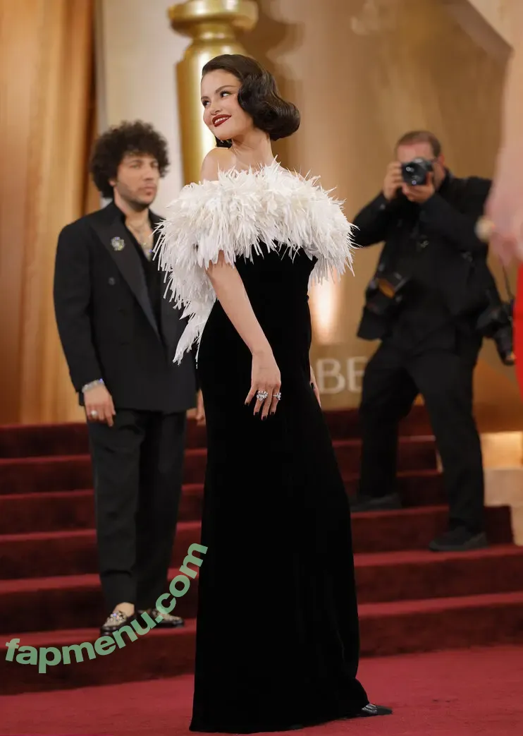 Selena Gomez nude photo #0548 (Selena / selena.gomez / selenagomez)