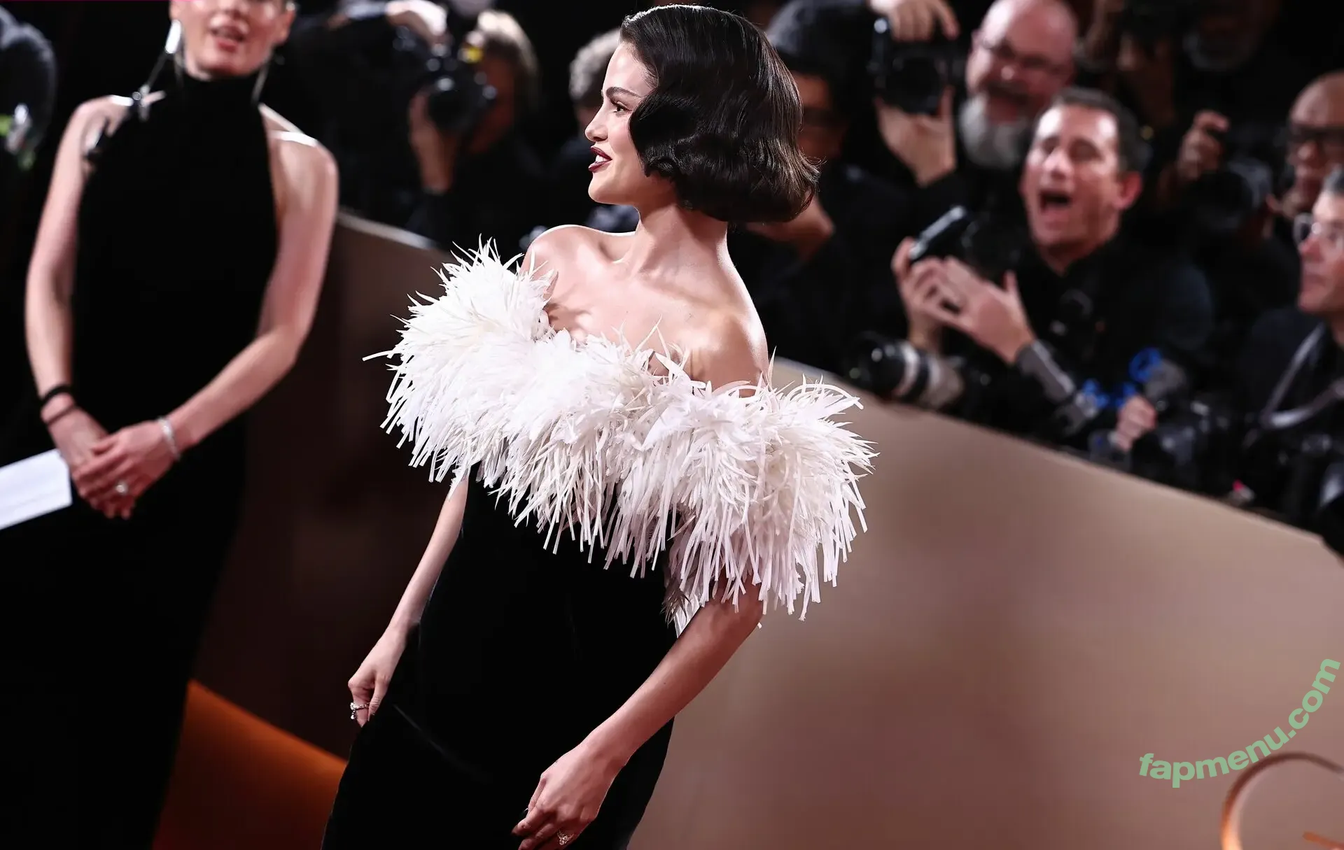 Selena Gomez nude photo #0555 (Selena / selena.gomez / selenagomez)