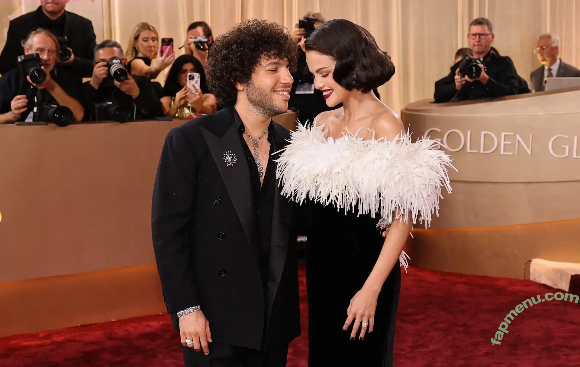 Selena Gomez nude photo #0560 (Selena / selena.gomez / selenagomez)