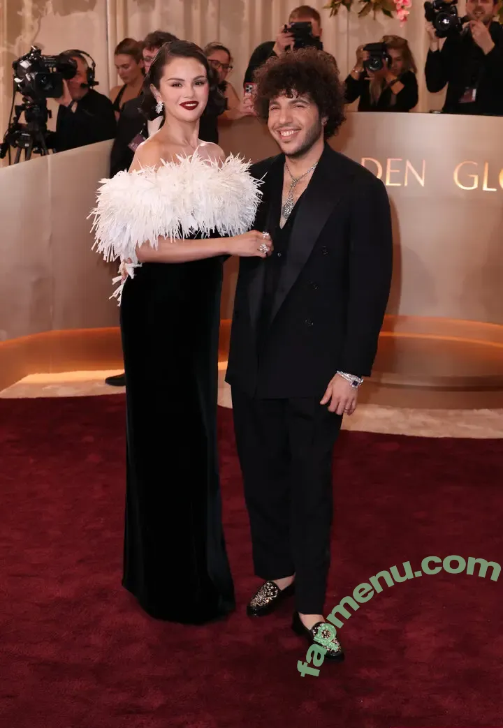 Selena Gomez nude photo #0561 (Selena / selena.gomez / selenagomez)