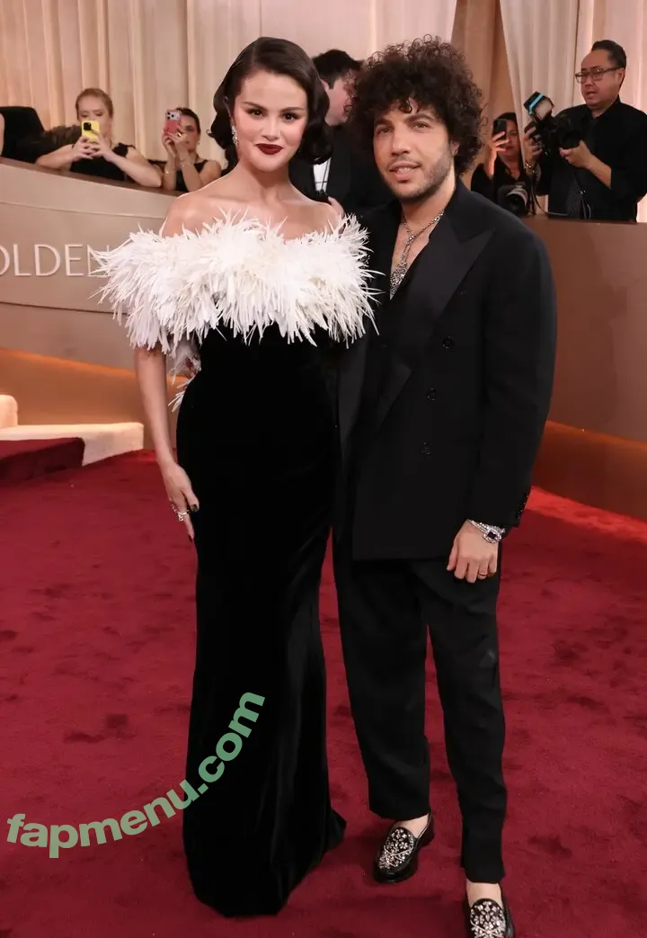 Selena Gomez nude photo #0570 (Selena / selena.gomez / selenagomez)