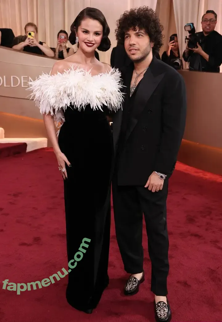 Selena Gomez nude photo #0571 (Selena / selena.gomez / selenagomez)