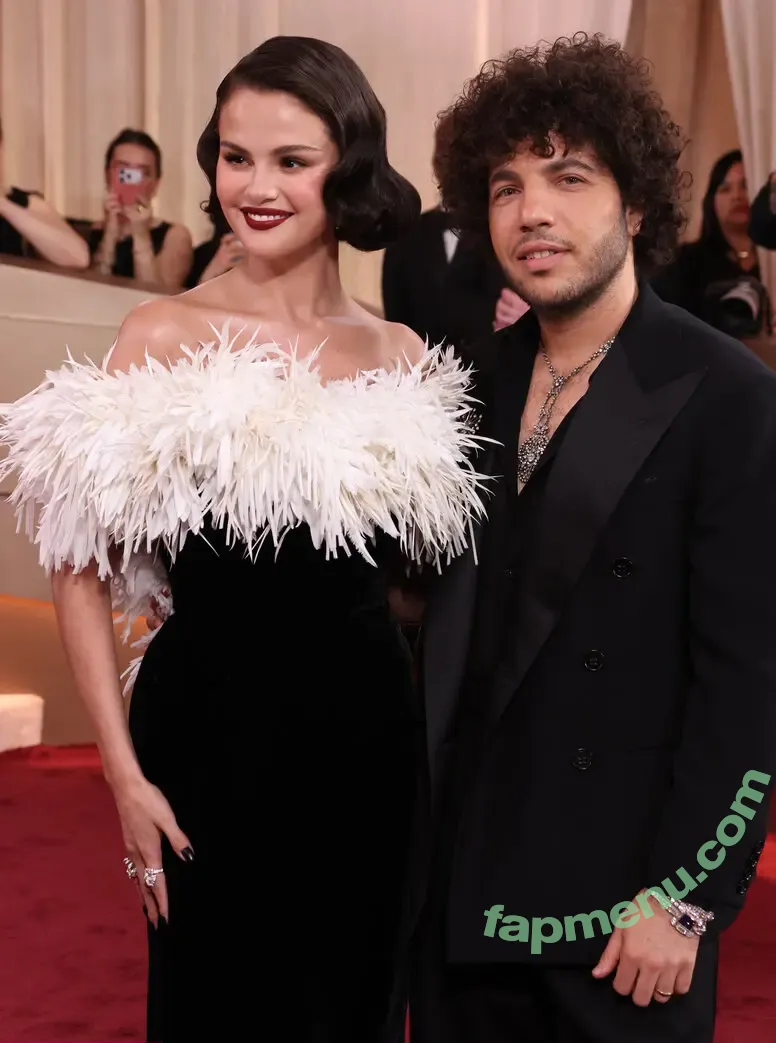 Selena Gomez nude photo #0574 (Selena / selena.gomez / selenagomez)