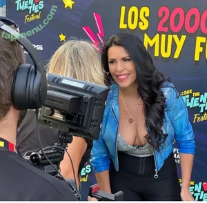 Selena Leo / selenaleooficial nude photo #0003