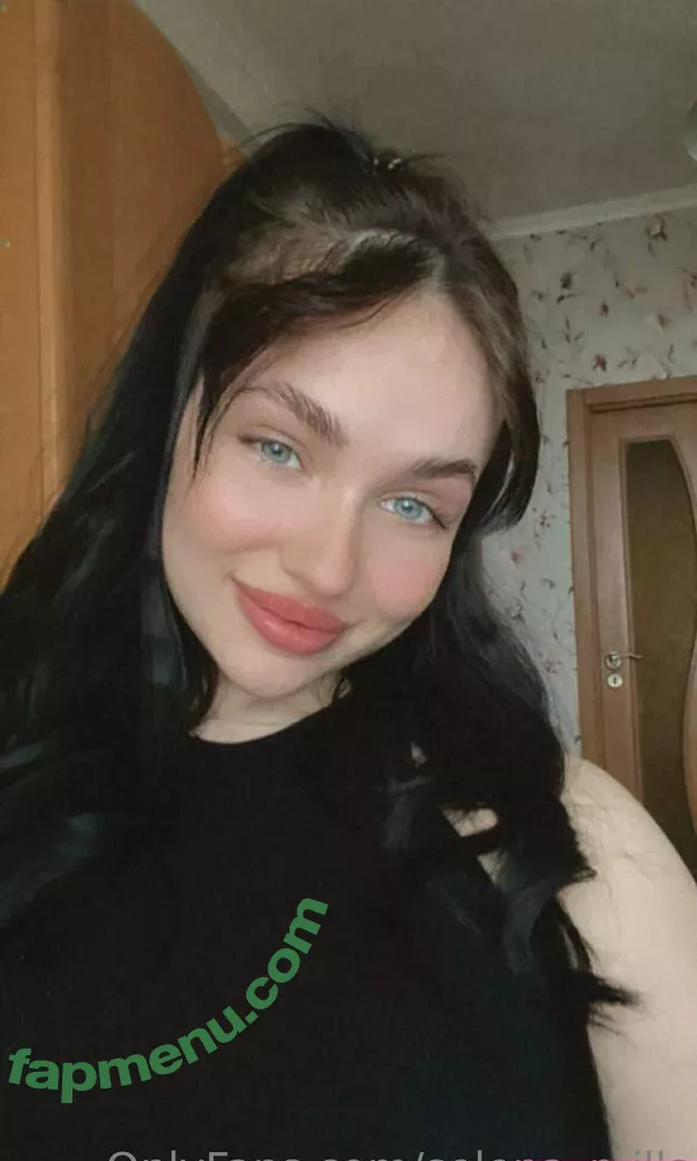 selena_mills nude photo #0011 (selena_mills)