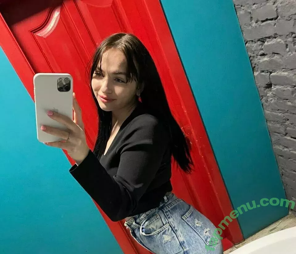 selena_mills nude photo #0024 (selena_mills)