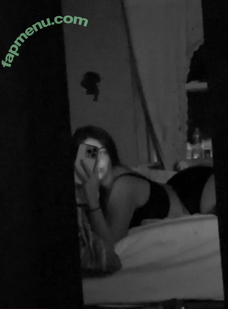 selenaax_ nude photo #0001 (selenaxox_)