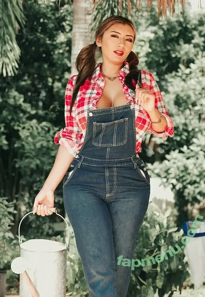 selenaxadams nude photo #0020 (officialselenaadams4)