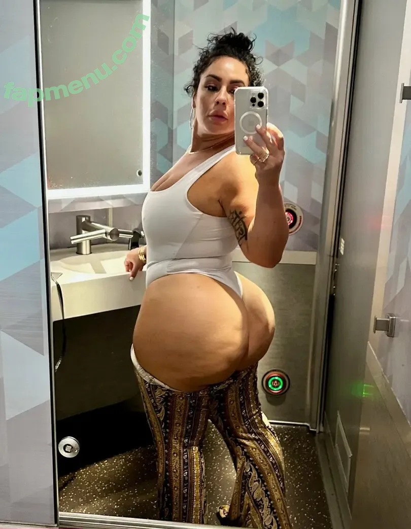 Selenecastle nude photo #0030 (iamselenecastle)