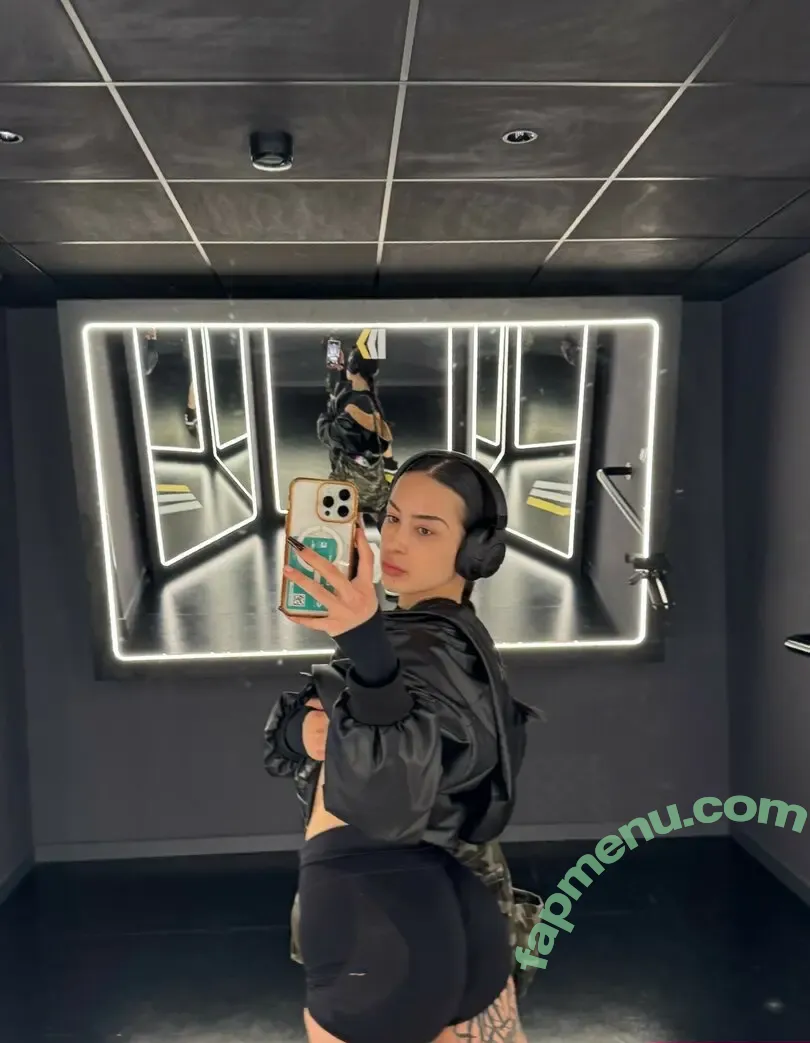 selfishara nude photo #0038 (selfishara)