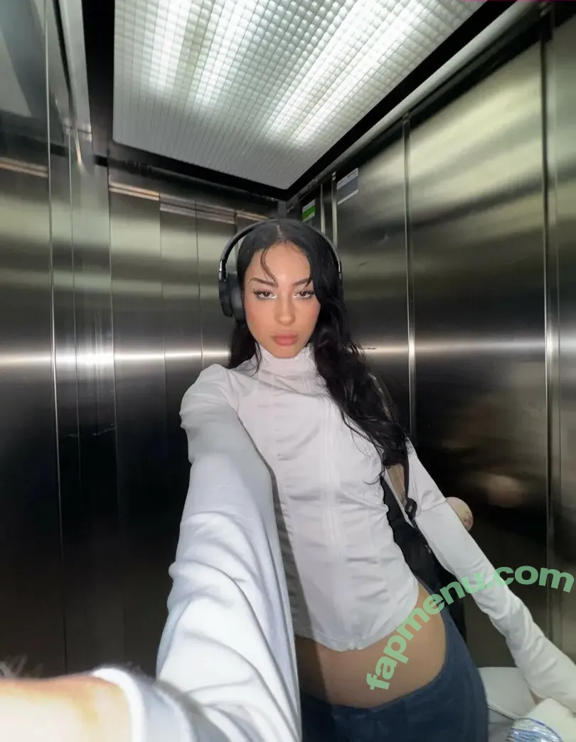 selfishara nude photo #0041 (selfishara)