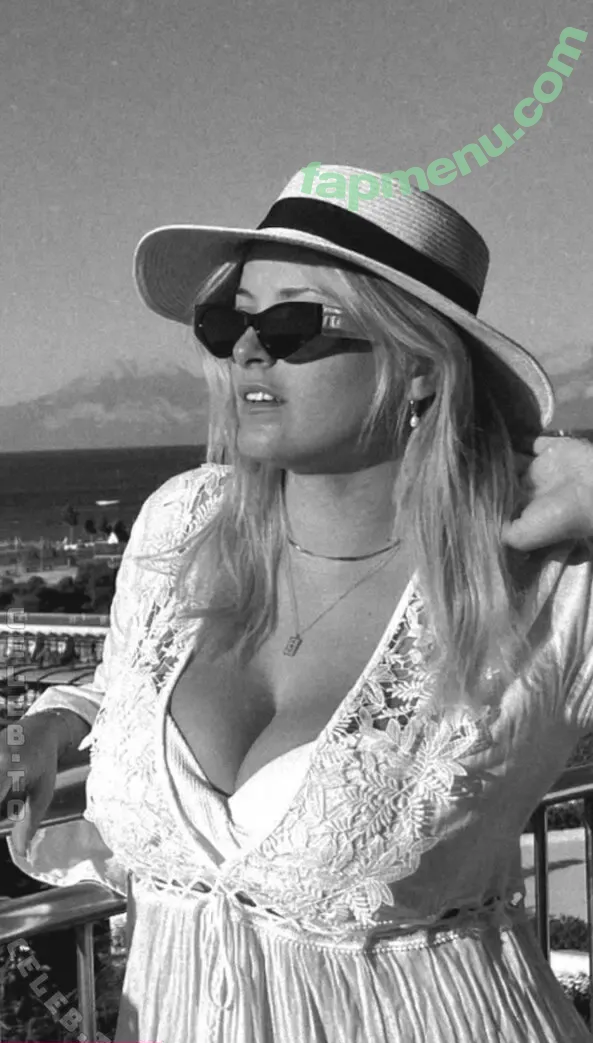 selinaaarw nude photo #0052 (selinaaarw)