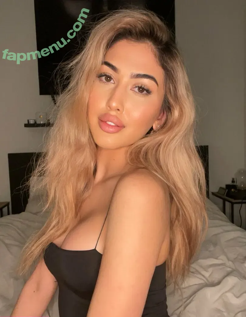 Selinaamy nude photo #0015 (Selinaamy)