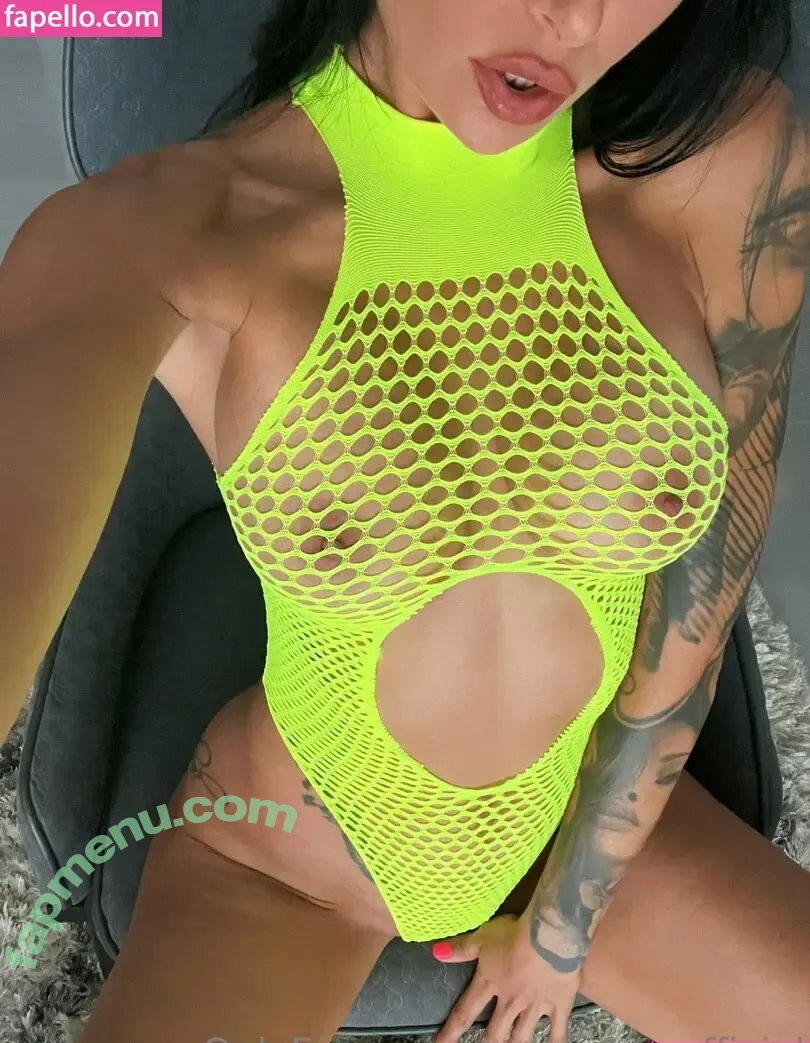 Selinafox nude photo #0001 (Selinafox)