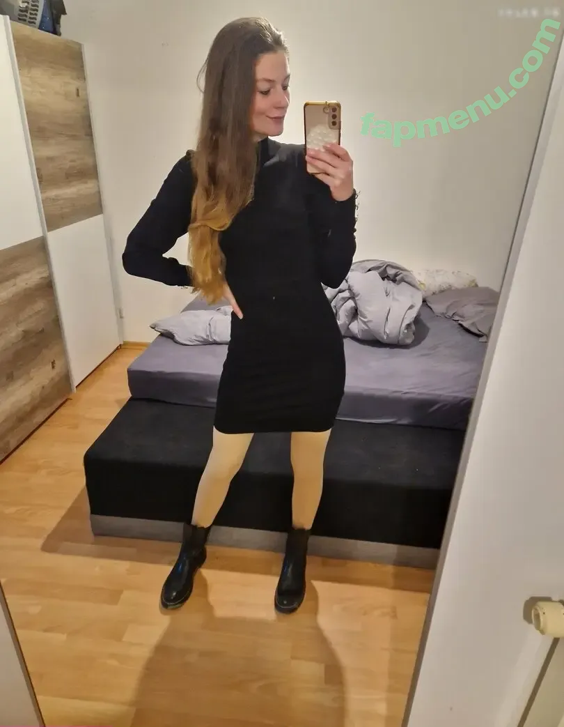 SelinasSecrets nude photo #0030 (selina.notperfectbutreal / u353169692)